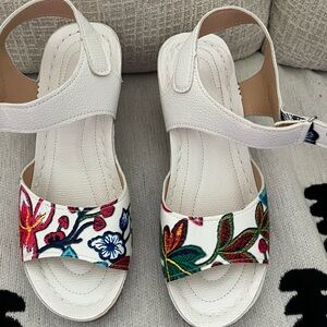 Floral Embroidered White Sandals